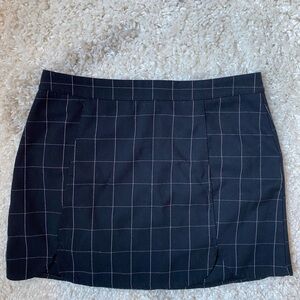 Checkered mini skirt from Brandy Melville 🤍